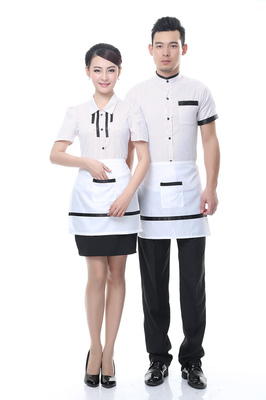 快餐西餐廳服務(wù)員夏裝工作制服的設(shè)計(jì)與實(shí)用考量